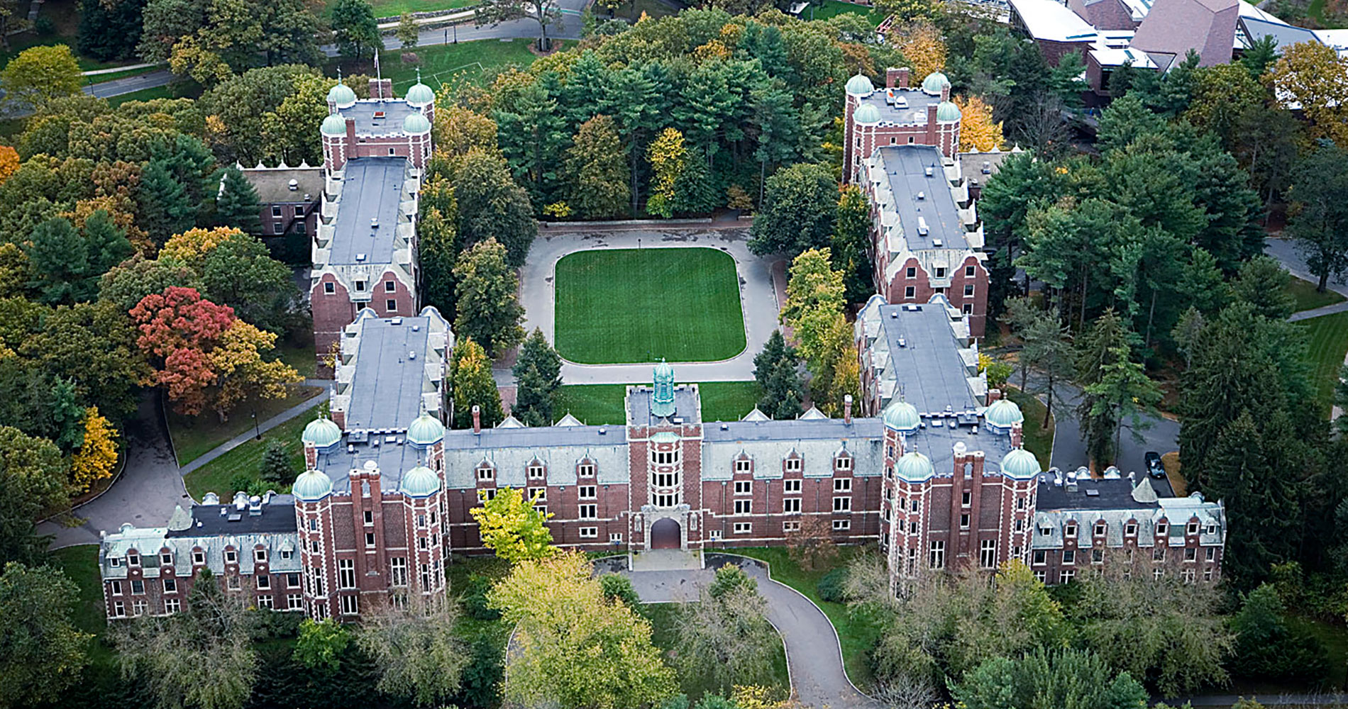 wellesley college campus tours